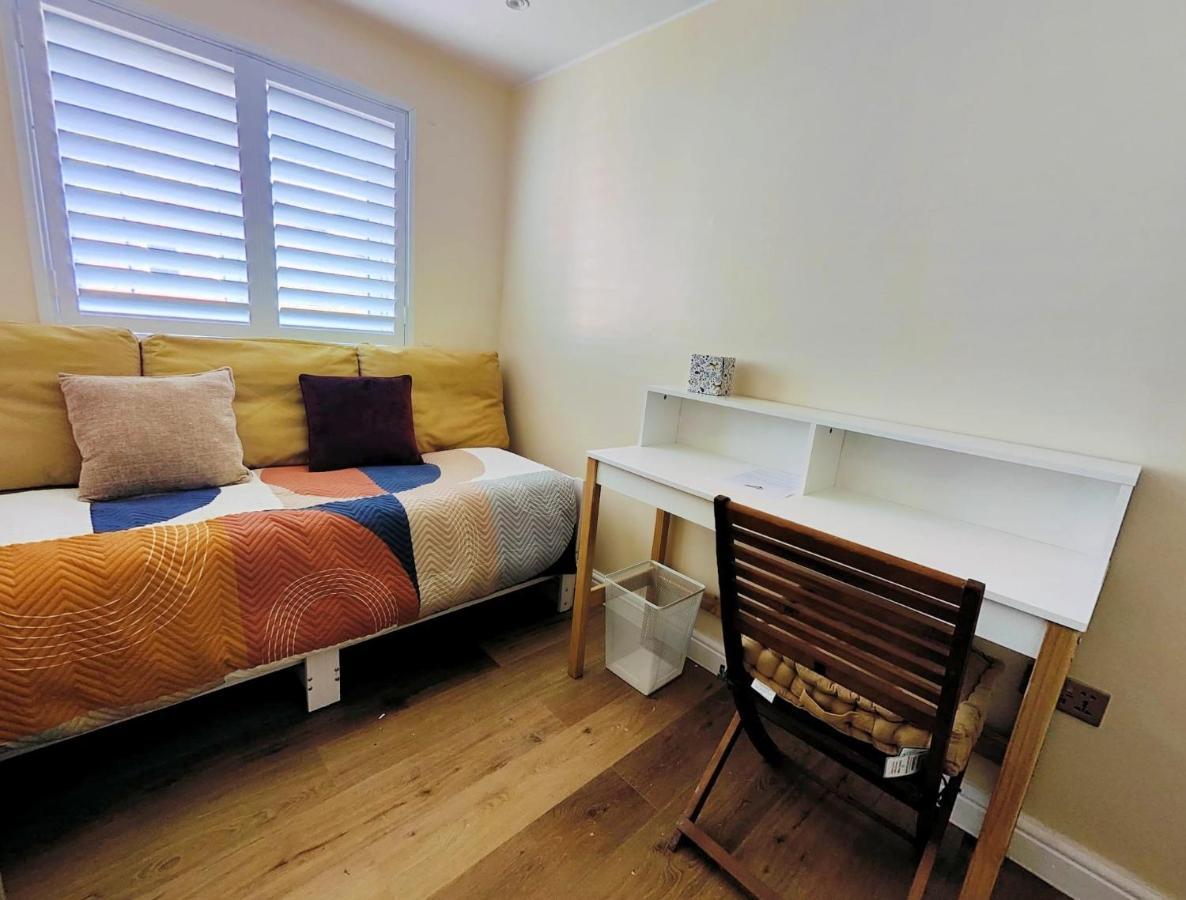 Adel'S House Bed & Breakfast Londra Exterior foto